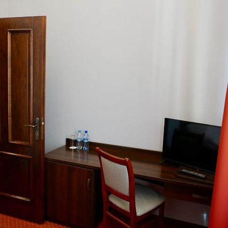 Staromiejski Piwowar Hotel Legnica Buitenkant foto