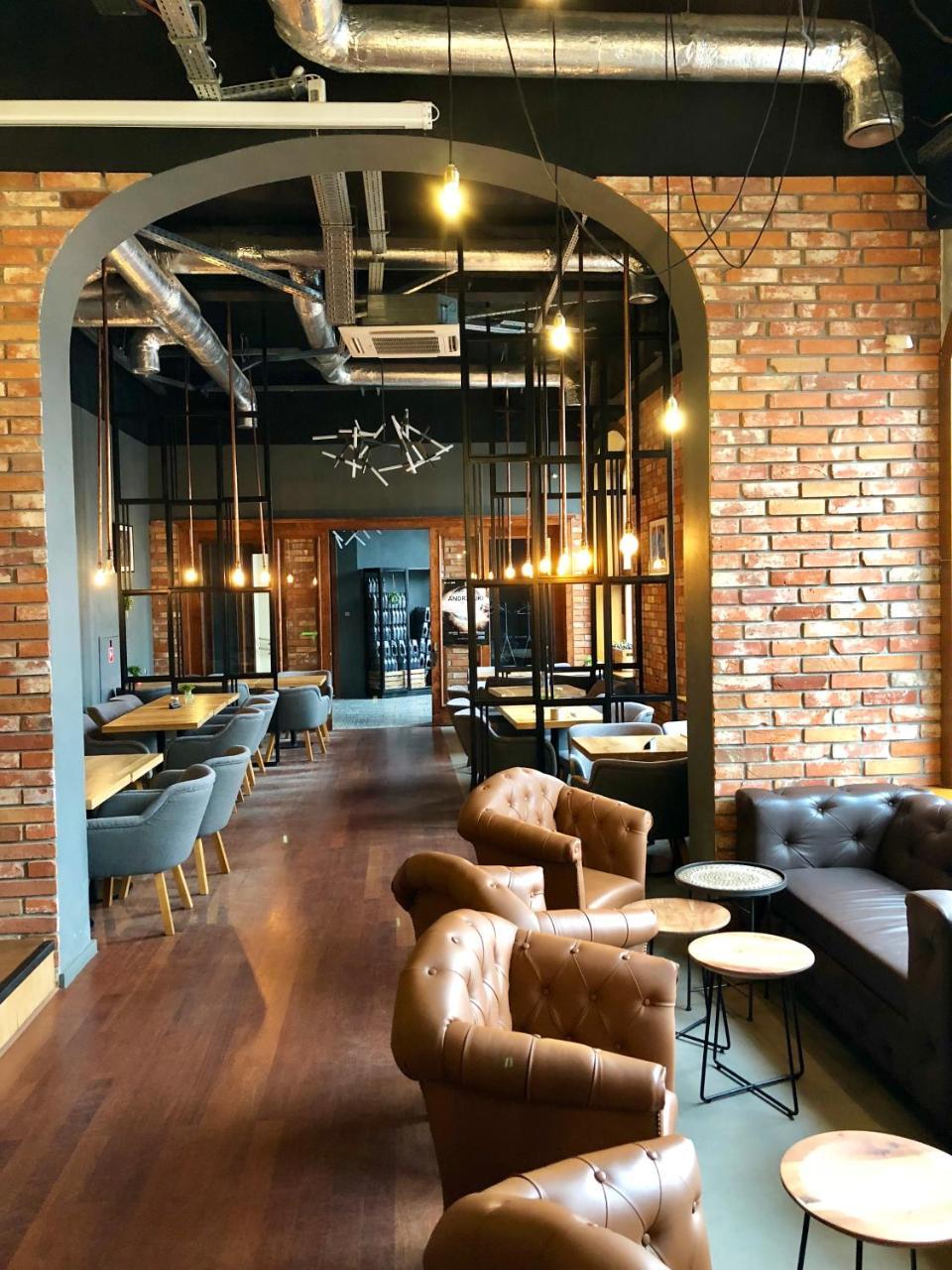 Staromiejski Piwowar Hotel Legnica Buitenkant foto