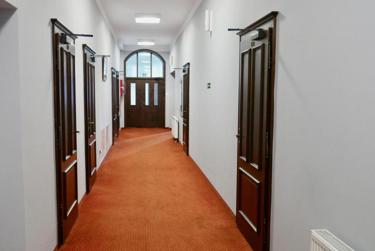 Staromiejski Piwowar Hotel Legnica Buitenkant foto