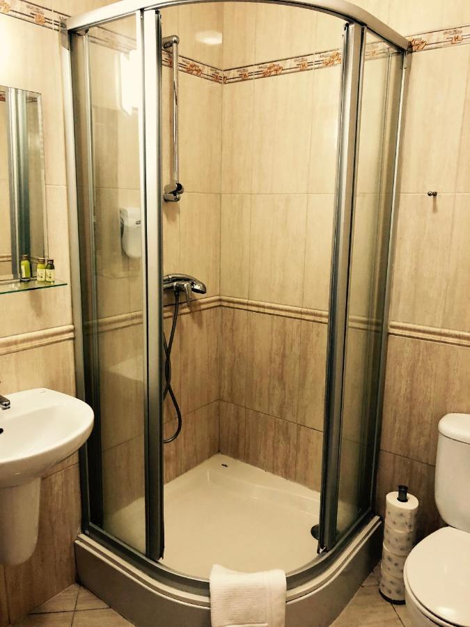 Staromiejski Piwowar Hotel Legnica Buitenkant foto